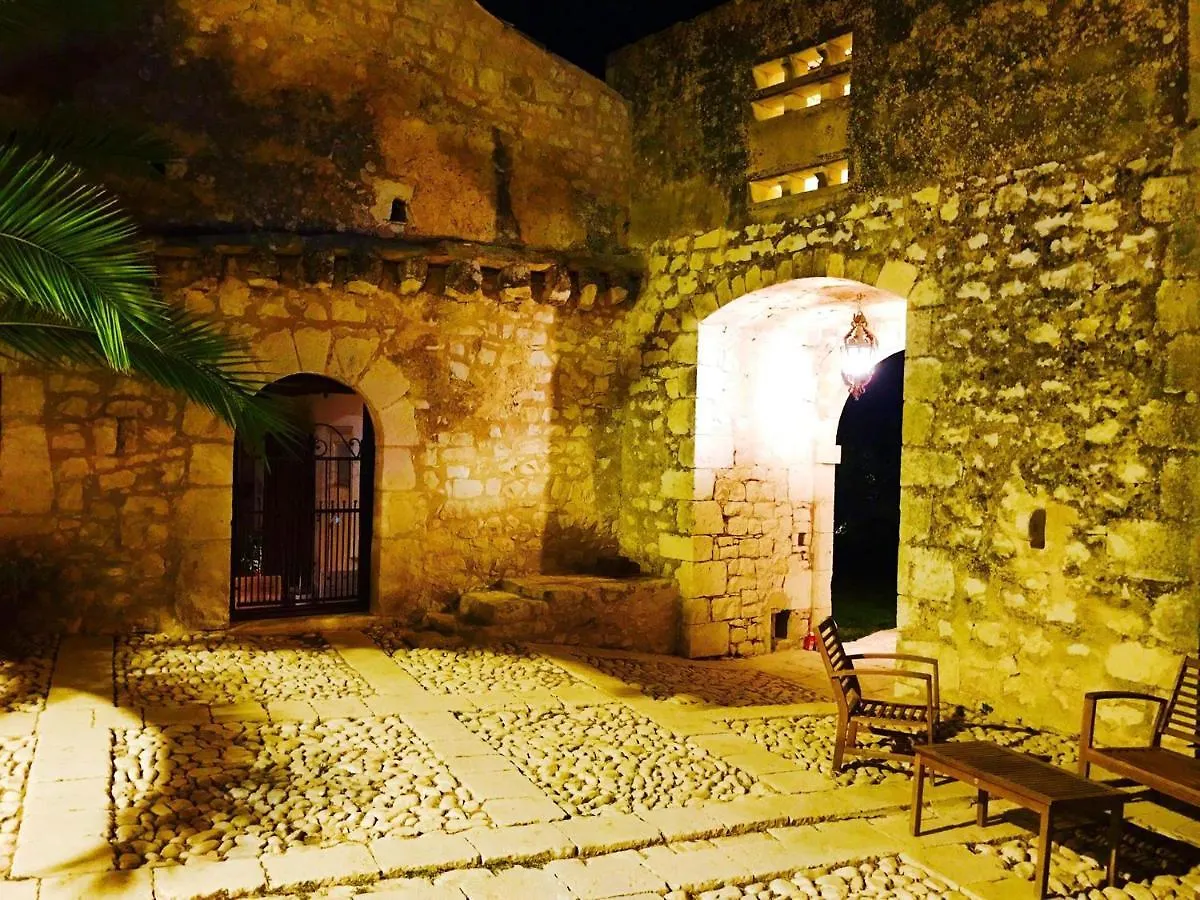 Charming Villa In Pozzallo With Private Pool