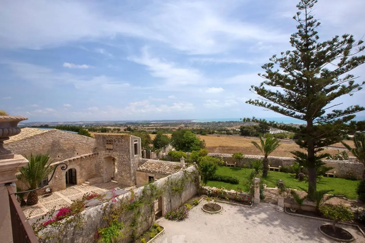 Charming Villa In Pozzallo With Private Pool
